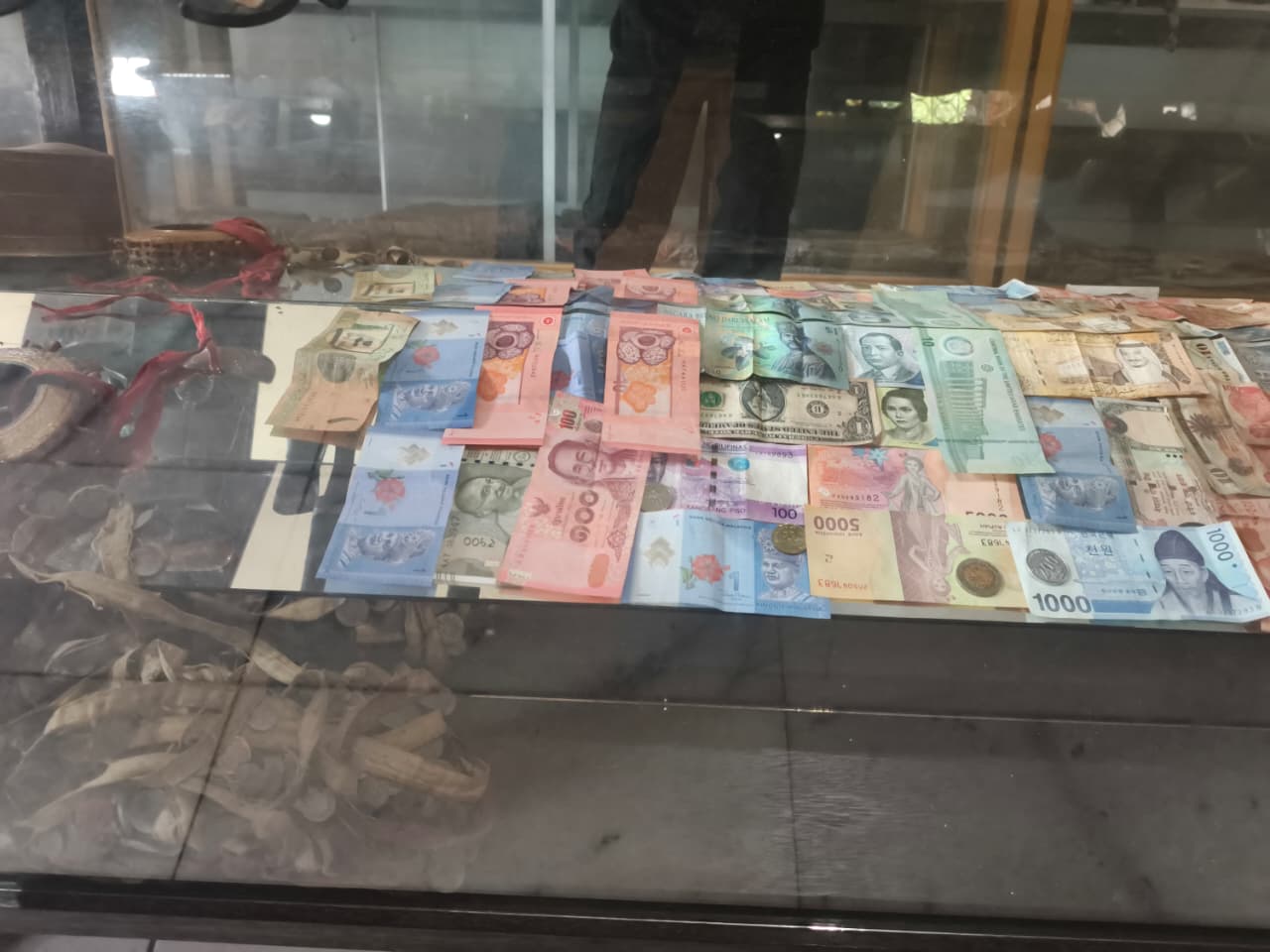 Koleksi Uang Kertas Asing