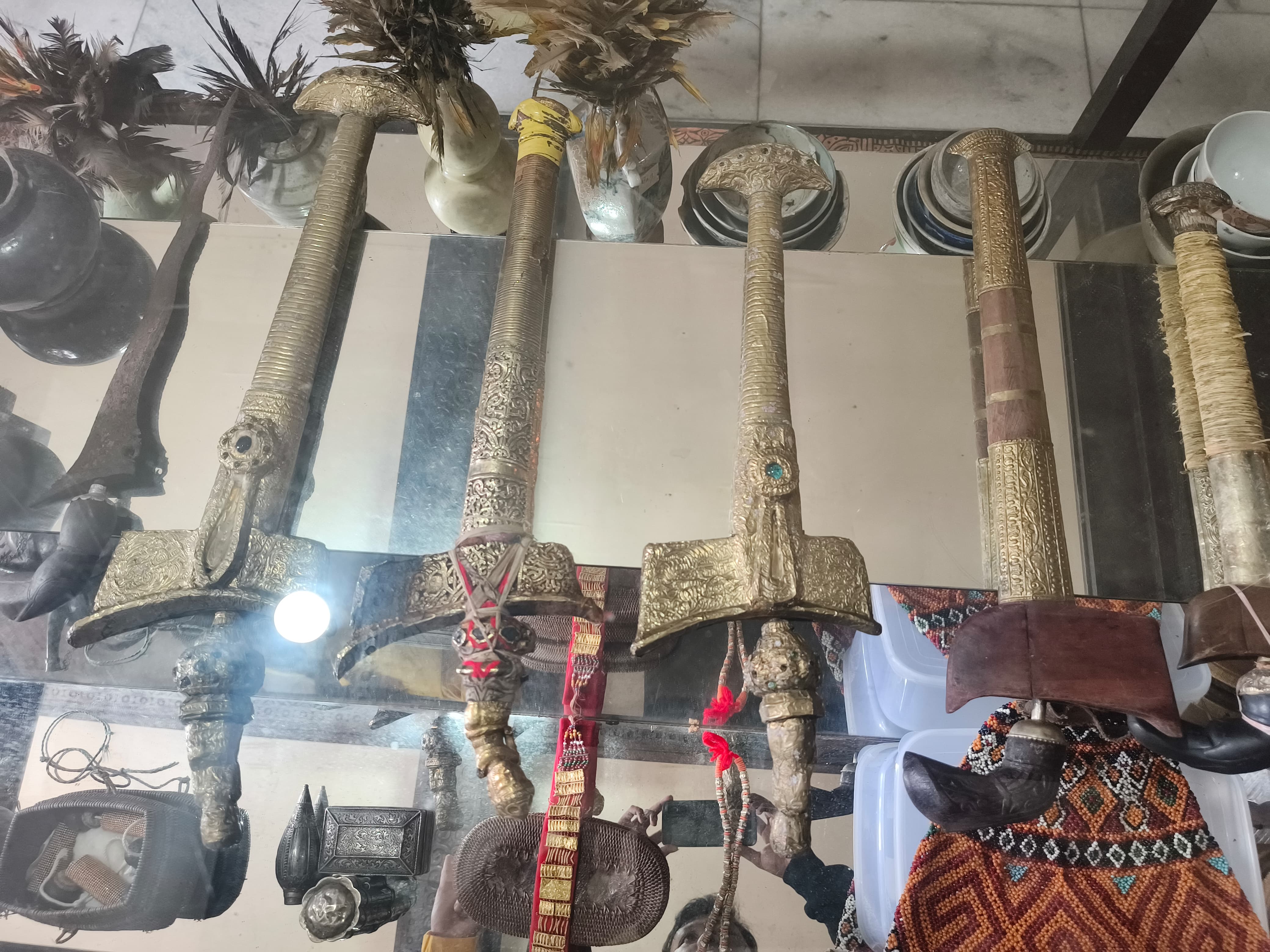 Koleksi senjata tradisional Toraja